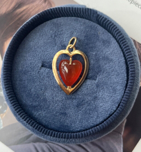 Load image into Gallery viewer, Vintage 14K Yellow Gold Carnelian Heart Pendant