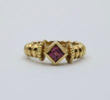 Load image into Gallery viewer, Vintage 18K Yellow Gold Garnet Bohemian Style Band