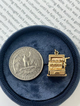 Load image into Gallery viewer, Vintage 14K Yellow Gold Slot Machine Charm