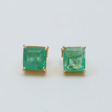 Load image into Gallery viewer, Vintage 18k Yellow Gold Square Cut Emerald Stud Earrings