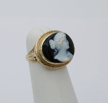 Load image into Gallery viewer, Vintage 14K Yellow Gold Black Onyx Cameo Ring