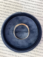 Load image into Gallery viewer, Vintage Platinum Seven Diamonds Band