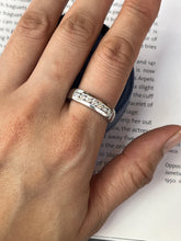 Load image into Gallery viewer, Vintage Platinum Seven Diamonds Band