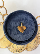 Load image into Gallery viewer, Vintage 14K Yellow Gold Border / Wavy Heart Charm