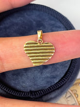 Load image into Gallery viewer, Vintage 14K Yellow Gold Border / Wavy Heart Charm