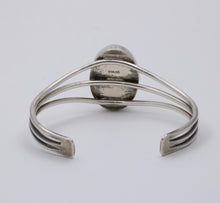Load image into Gallery viewer, Vintage Mexico Sterling Silver Maclackit Bangle