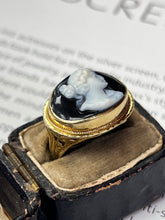 Load image into Gallery viewer, Vintage 14K Yellow Gold Black Onyx Cameo Ring