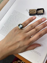 Load image into Gallery viewer, Vintage 14K Yellow Gold Black Onyx Cameo Ring