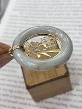 Load image into Gallery viewer, Vintage 14K Yellow Gold Chinese Letter  “Happiness” Jade Circle Pendant