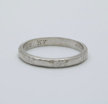 Load image into Gallery viewer, Vintage Orange Blossom Flower Platinum Wedding Band