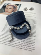 Load image into Gallery viewer, Vintage 14K Yellow Gold  Baroque Pearl Bracelet