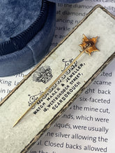 Load image into Gallery viewer, Vintage 14K Yellow Gold Pearl Leaf Stick Pin.
