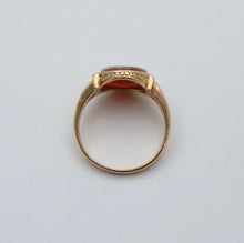 Load image into Gallery viewer, Vintage England 15K Yellow Gold Sardonyx Intaglio Ring