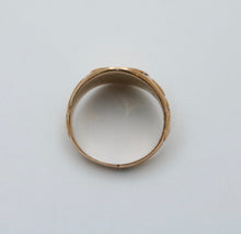 Load image into Gallery viewer, Antique Victorian 14K Yellow Gold Shield Signet Ring
