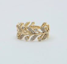Load image into Gallery viewer, Vintage 14k yellow Gold Likeness Of Sage Leaves Diamond Band