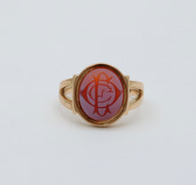 Load image into Gallery viewer, Vintage England 15K Yellow Gold Sardonyx Intaglio Ring