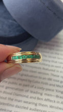Load and play video in Gallery viewer, Vintage 14K Yellow Gold Emerald Band