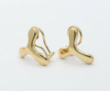 Load image into Gallery viewer, Tiffany & Co. Vintage 18K Yellow Gold Clip Earrings