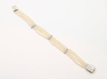 Load image into Gallery viewer, Vintage 14K Gold DIamond Clasp Beaded Pearl Bracelet