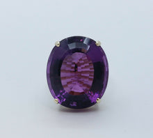 Load image into Gallery viewer, Vintage Oval Siberian Amethyst 14K Yellow Gold Ring