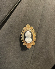 Load image into Gallery viewer, Antique 10K Yellow Gold Onyx Cameo Pendant Brooch