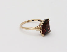 Load image into Gallery viewer, Vintage 10K Yellow Gold Rubellite Tourmaline Ring, Cocktail Ring.