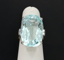 Load image into Gallery viewer, Vintage 34.66 Carat Aquamarine Statement Ring