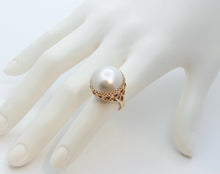 Load image into Gallery viewer, Vintage 14K Yellow Gold 19MM Mabe Pearl Ring
