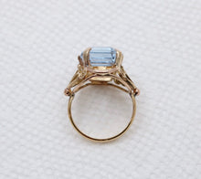 Load image into Gallery viewer, Vintage 18K Yellow & Rose Gold Aquamarine RIng, Statement Ring.
