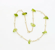 Load image into Gallery viewer, Vintage 14K Yellow Gold Peridot Pearl Necklace