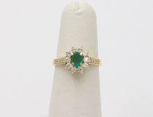 Load image into Gallery viewer, Vintage Cluster Emerald Diamonds 18K Yellow Gold Ring