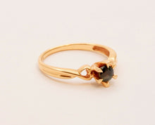 Load image into Gallery viewer, Vintage Ladies Solitaire Blue Sapphire 18K Yellow Gold Ring