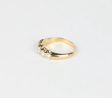 Load image into Gallery viewer, Vintage 1960's Wedding Band with Five Diamonds