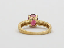 Load image into Gallery viewer, Vintage 14K Yellow Gold Rubellite Engraved Solitaire Ring