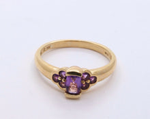 Load image into Gallery viewer, Beautiful Vintage Ladies Amethyst 14K Yellow Gold Ring