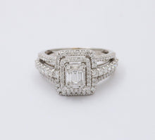 Load image into Gallery viewer, Classic 14K Gold Diamond Engagement Ring. Ring Band