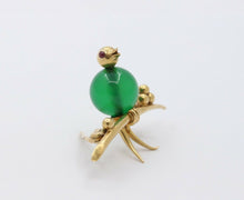 Load image into Gallery viewer, Vintage 14K Yellow Gold Chalcedony Bird Brooch