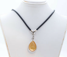 Load image into Gallery viewer, Landau Mother of Pearl Drop Pendant Necklace