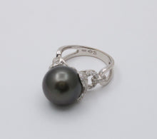 Load image into Gallery viewer, Vintage Tahitian South Sea Pearl Diamonds 18K White Gold Ring
