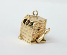 Load image into Gallery viewer, Vintage 14K Yellow Gold Movable Slot Machine Charm Pendant