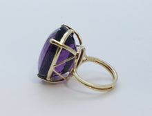 Load image into Gallery viewer, Vintage Oval Siberian Amethyst 14K Yellow Gold Ring