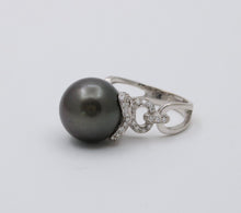 Load image into Gallery viewer, Vintage Tahitian South Sea Pearl Diamonds 18K White Gold Ring