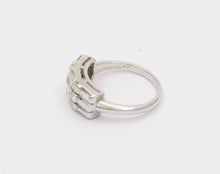 Load image into Gallery viewer, Vintage Baguette Round Platinum Wedding Band