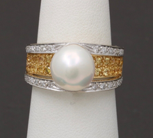 Load image into Gallery viewer, Vintage 18K Gold Pearl & Diamond Ring.