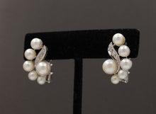 Load image into Gallery viewer, Vintage 14K White Gold Cultured Pearl Clip Earrings