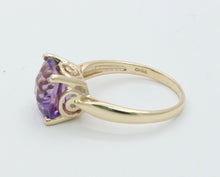 Load image into Gallery viewer, Vintage Ladies Amethyst 10K Yellow Gold Ring