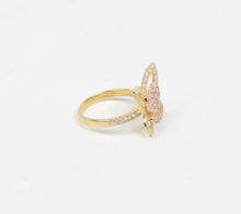 Load image into Gallery viewer, Vintage Lovely 10K Two Tone Gold Butterfly Ring.