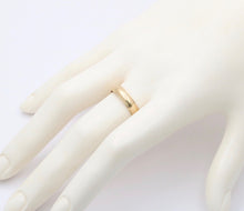 Load image into Gallery viewer, Vintage 14K Yellow Gold Wedding Band Ring, Stacking Band.