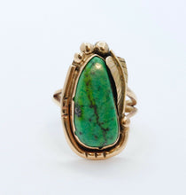 Load image into Gallery viewer, Navajo Green Matrix Turquoise 14K Yellow Gold Ring