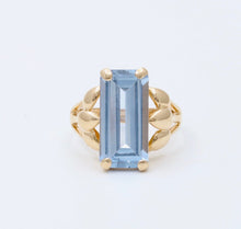 Load image into Gallery viewer, Vintage 14K Yellow Gold Solitaire Aquamarine Ring